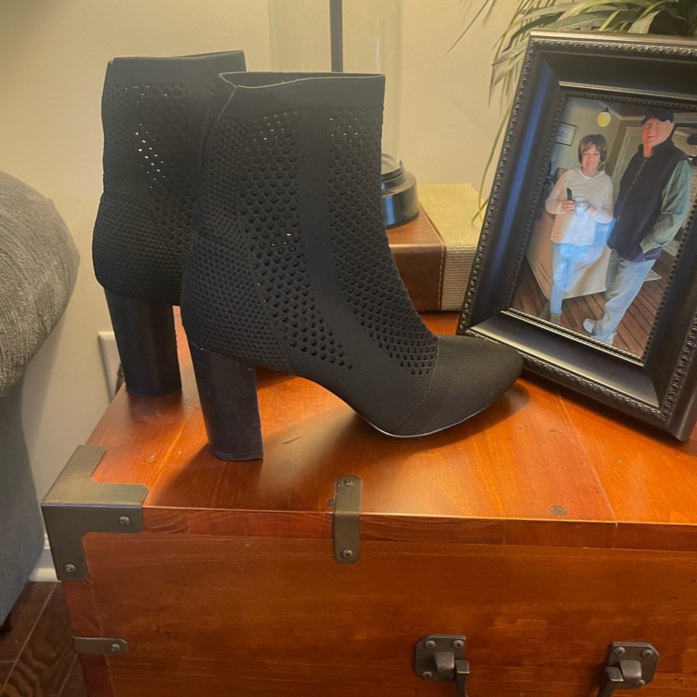 Charles By Charles David Black Heeled Boots
